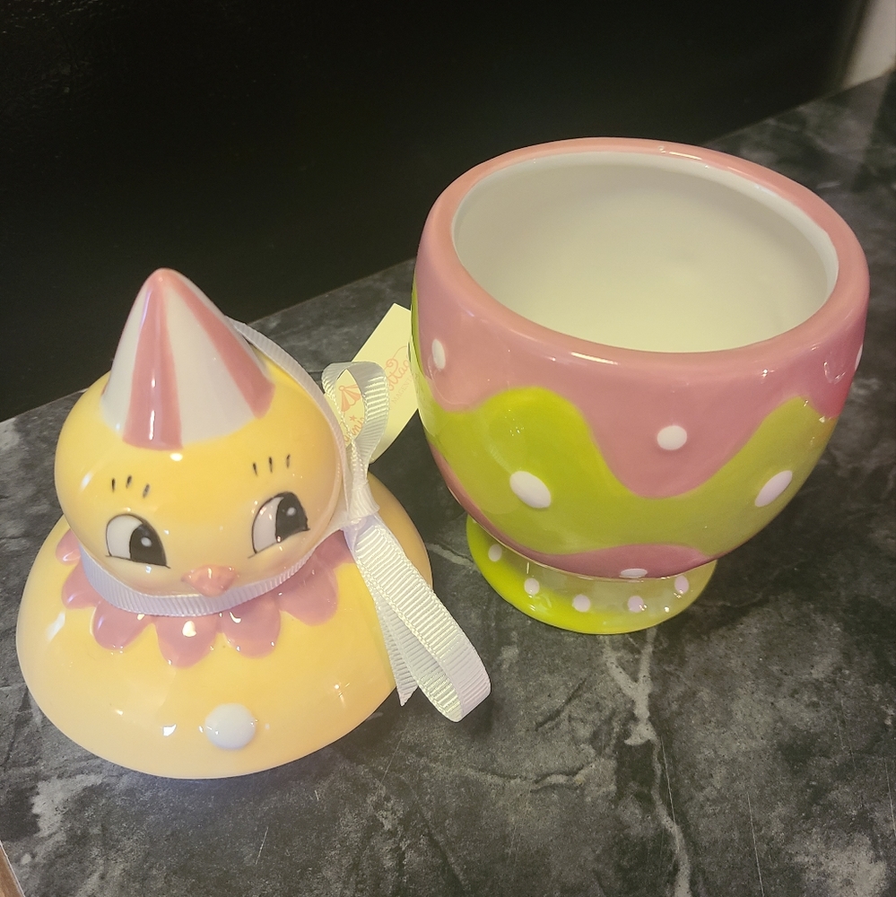 Johnna Parker "Carnival Cottage" Easter Jar - Picture 2 of 3